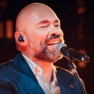 Santiago Cruz Comes to the State Theatre New Jersey With Quince de Caminos Tour Photo