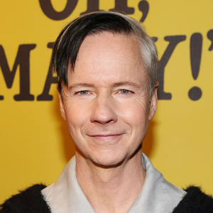 Video: John Cameron Mitchell Talks OH, MARY!, HEDWIG & More on Bob the Drag Queen's…