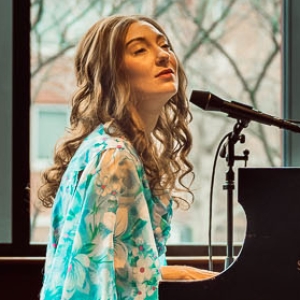 Photos: Meet Tiffany Topol The Star of BEAUTIFUL: THE CAROLE KING MUSICAL At Paramount Theatre