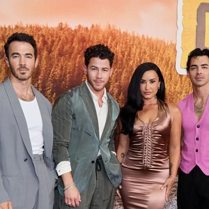 Photos: CAMP ROCK 3 World Premiere Draws Jonas Brothers, Demi Lovato