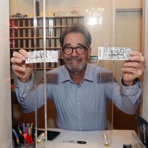 Photos: Huey Lewis Greets Fans at THE HEART OF ROCK & ROLL Box Office Opening Photo