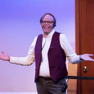 Photos: First Look at Jeff Hiller in THE EXHIBITIONIST at Theatre Aspen's Solo Flight Photo