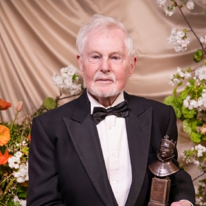 Sir Derek Jacobi Receives Critics Circle’s 2023 Rosebowl for Distinguished Service t Photo