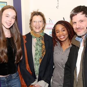 Photos: Annette Bening and Ella Beatty Visit THE BALUSTERS Photo