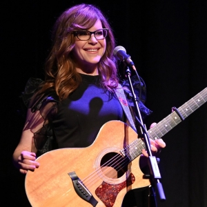 Lisa Loeb With Pete Muller And The Kindred Souls Play City Winery Boston, July 19 Video