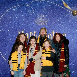 Photos: Dan Fogler Visits HARRY POTTER: THE EXHIBITION in NYC Photo
