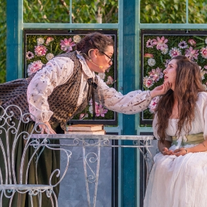 Photos: THE IMPORTANCE OF BEING EARNEST as Part of Shakespeare in the Parks in Montre Photo