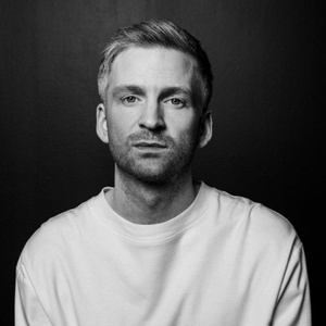 &Oacute;lafur Arnalds To Return To Massey Hall With FALLING APART TOGETHER Photo