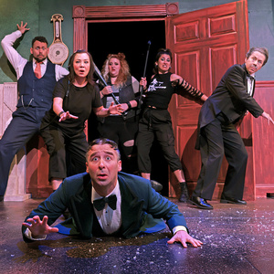 Photos: THE PLAY THAT GOES WRONG to Run at Beef & Boards Dinner Theatre Photo