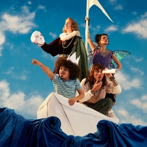 Cast Set For A WORLD ELSEWHERE at Shakespeare's Globe Photo