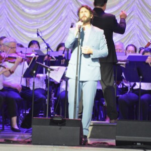 Photo Review: Josh Groban Stage, Screen, and Symphony tour