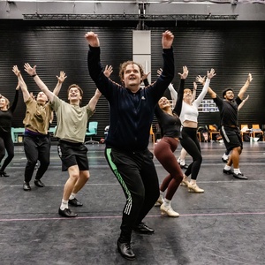 Photos: ELF THE MUSICAL Gears Up for Christmas at The Aldwych Theatre Photo