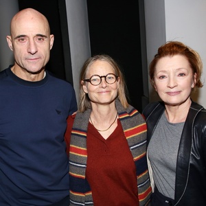 Photos: Jodie Foster Visits OEDIPUS Starring Mark Strong and Lesley Manville