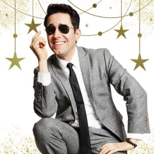John Lloyd Young Brings a Holiday Performance to Oscars Palm Springs Photo