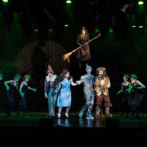 Photos: First look at MTVarts green cast of THE WIZARD OF OZ Photo