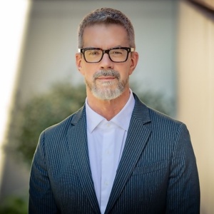 Robert Van Leer Steps Down as Executive Director and CEO of The Wallis Photo