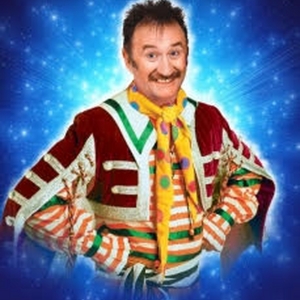 Paul Chuckle Joins PETER PAN Pantomime at New Victoria Theatre Woking Video