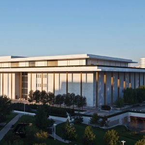 National Symphony Orchestra Musicians Strike Over Contract Dispute with Kennedy Center Photo