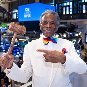 Photos: André De Shields Rings New York Stock Exchange Closing Bell Photo