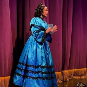 Video: OH, MARY! Star Jane Krakowski's 'Red Bucket Speech' Goes Hilariously Wrong Photo