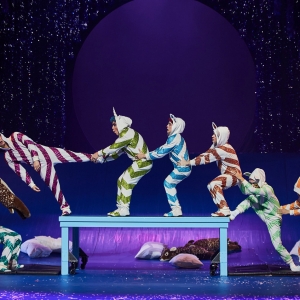 'TWAS THE NIGHT BEFORE... By Cirque Du Soleil Returns to Chicago Theatre in December Video