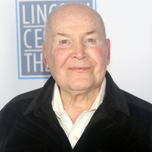 Tony-Winning Director Jack O’Brien To Join Lisa Kudrow In THE COMEBACK Season Three Photo