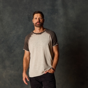 Walker Hayes Unplugged Tour Comes to North Charleston Performing Arts Center Photo