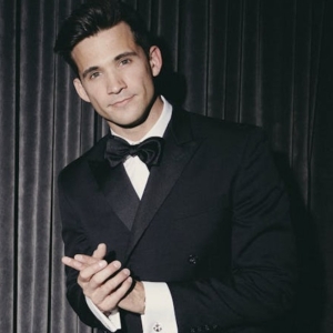 MAYBE HAPPY ENDINGs Dez Duron Will Perform Free Concert in Bryant Park Photo