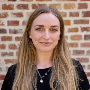 Martha Loader Awarded the 2025 George Devine Award For THE TOWN Photo