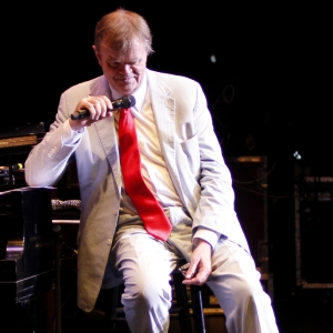 Tickets Now On Sale For Garrison Keillor's Return To The Park Theatre Video