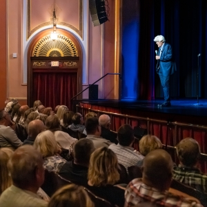 Photos: Jay Leno Arrives at Mount Vernon Arts Consortium Photo