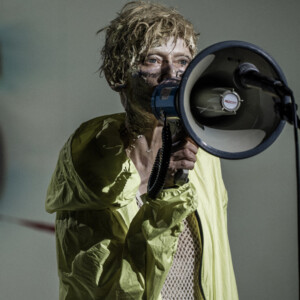 Photos: Tilda Swinton in MAN TO MAN at the Royal Court Theatre Photo