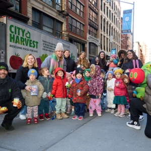 THE VERY HUNGRY CATERPILLAR SHOW Teams Up With City Harvest For Holiday Charity Event Photo