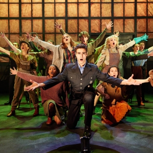 Photos: First Look At URINETOWN At Theater 555