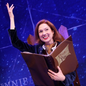 Photos: Ellie Kemper Joins the Cast of PETER PAN GOES WRONG Video