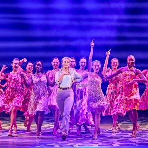 Full Cast Set For the New UK Tour of MAMMA MIA!