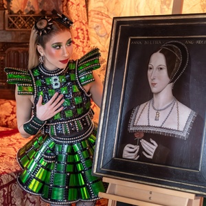 Photos: SIX Star Th&aacute;��o Therese Nguy&aacute;��n Visits Hever Castle Anne Boleyn Exhibition Photo