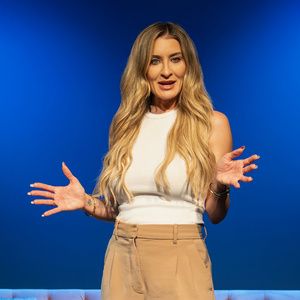 Photos: NICOLE TRAVOLTA IS DOING ALRIGHT At SoHo Playhouse Photo