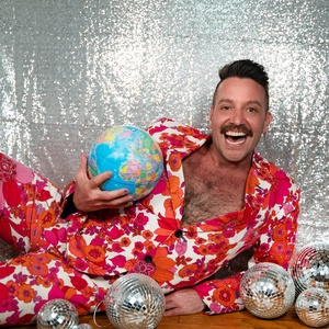 RAVI ROUND THE WORLD and AN INFLUENCER IN THE WILD Comes to The Green Room 42 Photo