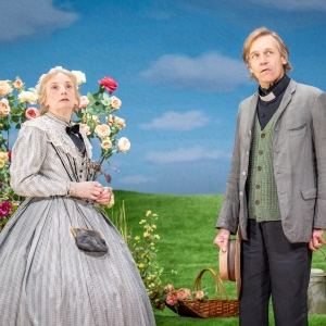 Photos: THE IMPORTANCE OF BEING EARNEST at the National Theatre Photo