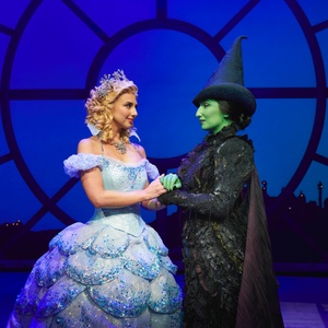 Photos: Emma Kingston, Zizi Strallen and the New UK Cast of WICKED Photo