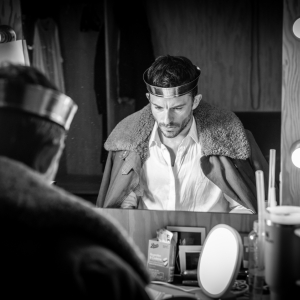 Photos: Jonathan Bailey and More Behind the Scenes of RICHARD II Photo