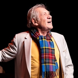 Photos: Sir Ian McKellen Gives Free Performance for&nbsp;600 Students At&nbsp;Chicago Shak Photo