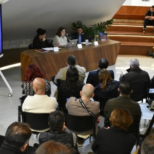 Presentan Edición En Español Del Catálogo De La Exposición Abraham Ángel. Entre Photo