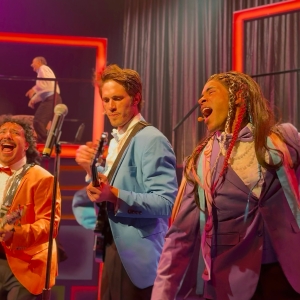 Photos: THE WEDDING SINGER at The Colony Theatre Photo