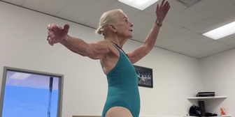 84-Year-Old Ballerina Suzelle Poole Inspires Dancers Worldwide