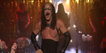 Video: Luke Evans e il cast di THE ROCKY HORROR SHOW eseguono 'Sweet Transvestite' su THE TONIGHT SHOW