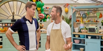 वीडियो/तस्वीरें: एंड्र्यू रैनल्स महान अमेरिकी बेकिंग शो के नए स्पोर्ट्स एपिसोड में वापस लौटे