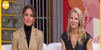 वीडियो: रोज बर्न और केली ओ'हारा ने नोएल कावर्ड कॉमेडी 'फॉलन एंजेल्स' की झलक दी