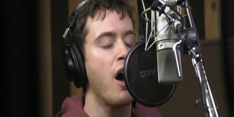 Photos/Video: OUTSIDERS' Schmidt, Comer, & Grant Sing 'Throwing in the Towel' in the Studio